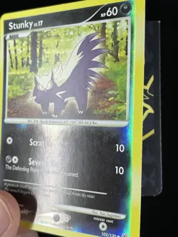 Stunky Reverse Holo 102/130 Diamond & Pearl Pokemon Card - Image 2