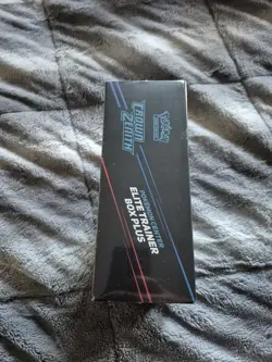 POKEMON TCG CROWN ZENITH POKEMON CENTER ELITE TRAINER BOX PLUS *FACTORY SEALED* - Image 4