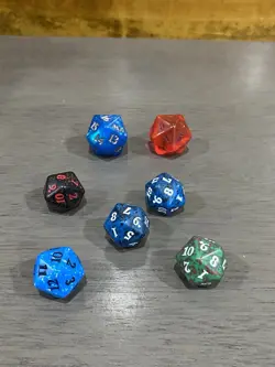Lot of 7 Magic The Gathering 20 Sided Dice D20 Spindown Life Counters 2 XL 5 Reg - Image 1