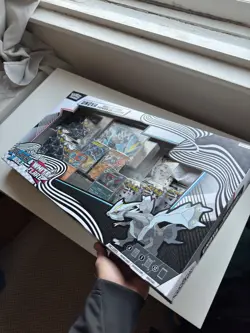 Pokemon TCG Black Bolt & White Flare Unova Heavy Hitters Premium Collection ⚡ - Image 2