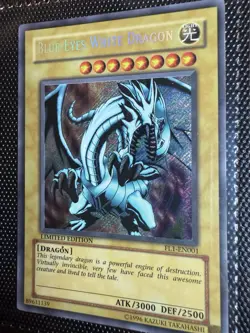 Yu-Gi-Oh Blue-Eyes White Dragon FL1-EN001 Secret Rare Limited Edition MP - Image 3