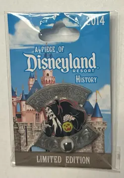Disneyland - Old Hag Snow Whites Scary Adventures Piece of Disney History LE Pin - Image 1