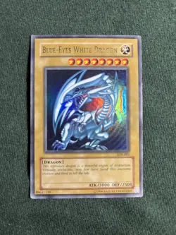 | Yugioh Blue-Eyes White Dragon SDK-001 Ultra Rare Starter Deck Kaiba DMG 🔥 | - Image 1