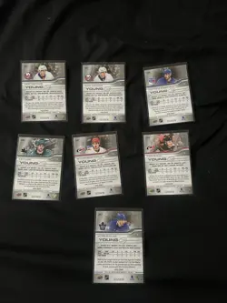 2025-26 Upper Deck Series 1 Young Guns Green Holiday Edition Lot Of 7 - Image 2