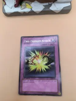 Yugioh Two-Pronged Attack 2002 LOB-061 Rare 1st Edition - Image 2