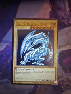 Blue-Eyes White Dragon Ultimate Rare OP28-EN001 NM Yugioh - Image 1