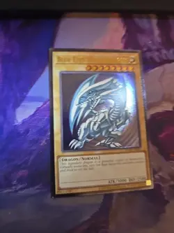 Blue-Eyes White Dragon Ultimate Rare OP28-EN001 NM Yugioh - Image 2