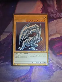 Blue-Eyes White Dragon Ultimate Rare OP28-EN001 NM Yugioh - Image 4