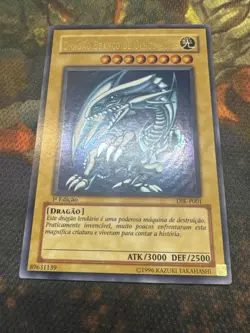 Yugioh Blue Eyes White Dragon DIK-P001 1ST ULTRA (NM) PORTUGESE - Image 1
