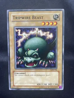 Tripwire Beast YuGiOh Legend of Blue Eyes White Dragon #LOB-104 2002 Vintage LP - Image 1