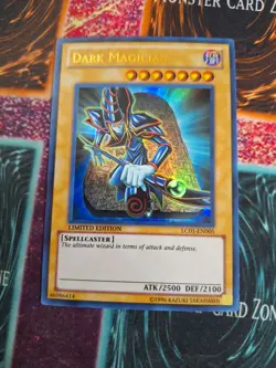 Yu-Gi-Oh! Dark Magician LC01-EN005 Ultra Rare Limited Near Mint h8/ - Image 1