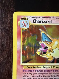 Pokemon TCG Charizard 4/102 Base Set Holo Unlimited Edition - Image 4