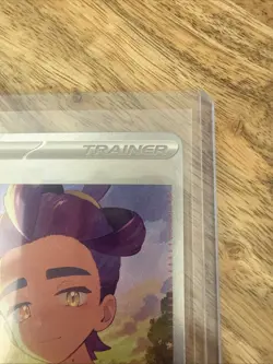 Pokemon TCG Kieran Trainer Prismatic Evolutions Card 174/131 Sir - Image 3