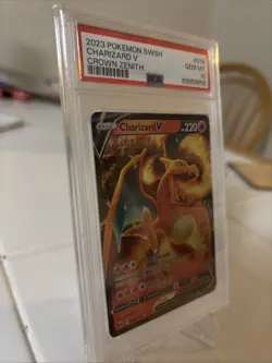 Charizard v Holo Ultra Rare Pokemon TCG Crown Zenith 018/159 PSA 10 - Image 2