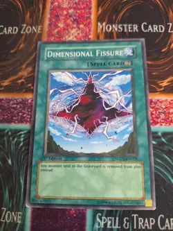 Yugioh Dimensional Fissure SDDE-EN028 Common 1st Edition Lightly Played - Image 1
