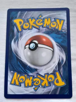 Reshiram 113/114 Pokemon Celebrations Classic Collection - Image 2