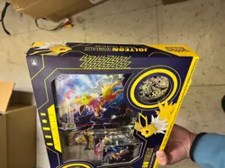 Pokemon Jolteon VMAX Premium Collection Brand New Sealed - Image 2