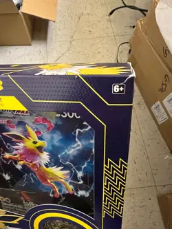 Pokemon Jolteon VMAX Premium Collection Brand New Sealed - Image 4