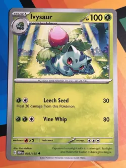 Ivysaur - Uncommon Normal SV: Scarlet & Violet 151 002/165 NM Pokemon TCG - Image 1