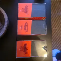 Pokemon TCG Vivid Voltage Elite Trainer Box ETB Sealed (Slightly Torn Wrap) - Image 3