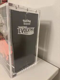 Pokemon Sword & Shield Evolving Skies Elite Trainer Box Leafeon Umbreon - Image 2