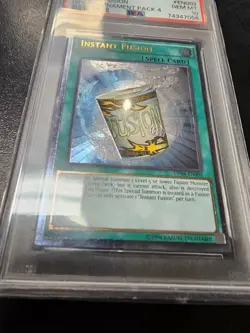 Yugioh PSA 10 Gem Mint 2017 Instant Fusion FUEN-EN042 1st Edition Super Rare - Image 2