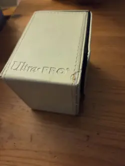 Vintage ULTRA PRO Magic The Gathering MTG WHITE MANA FLIP BOX MTG Deck Case - Image 4