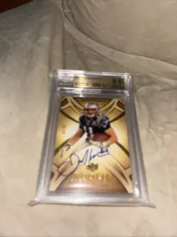 JULIAN EDELMAN 2009 EXQUISITE COLLECTION ROOKIE ON CARD AUTO BGS 9.5 10 AUTO - Image 5