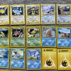 Pokemon TCG 29 Card Bundle Neo Genesis Vintage Job Lot - Image 3