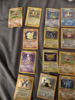 Pokemon Card Collection Bundle Vintage WOTC Holos,Lapras,Vaporeon, Hitmoncha - Image 2