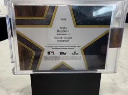 2025 Topps Five Star - Stars And Stitches Autograph Drake Baldwin Red 1/1 - Image 2