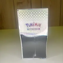 POKEMON TCG Scarlet & Violet Prismatic Evolutions Elite Trainer Box ETB IN HAND - Image 2
