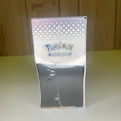 POKEMON TCG Scarlet & Violet Prismatic Evolutions Elite Trainer Box ETB IN HAND - Image 4