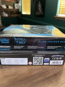 Pokemon TCG Scarlet & Violet Black Bolt Elite Trainer Box Zekrom - Image 5