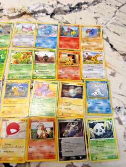 24 random trading card Pokemon lot- 1990s VINTAGE Lot 6 - Image 3