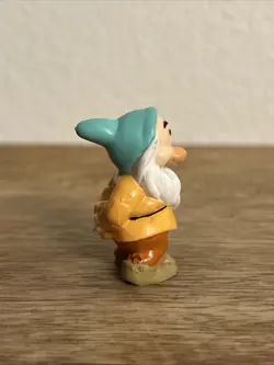 Bashful Dwarf Disney Snow White & The Seven Dwarfs Movie 2” Figure Pvc Toy - Image 3