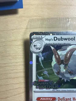 POKEMON TCG - JOURNEY TOGETHER - HOP'S DUBWOOL 136/159 STAMPED SEALED - Image 2