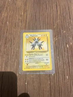 Magneton Base Set Holo Rare Card 9/102 - Image 1