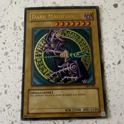 Konami Dark Magician SDY-006 Ultra Rare Starter Deck Yugi Spellcaster 2500 ATK - Image 1