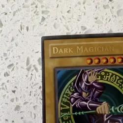 Konami Dark Magician SDY-006 Ultra Rare Starter Deck Yugi Spellcaster 2500 ATK - Image 2
