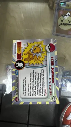 Pokemon TCG #135 Jolteon Topps Series 3 Non Holo - Image 2