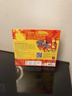 Pokemon TCG Sword & Shield Vivid Voltage Elite Trainer Box ETB - Image 2