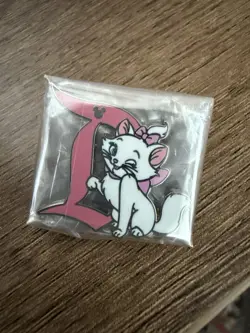 DLR Marie Aristocats Disneyland D Characters Hidden Mickey 2024 Disney Pin - Image 1
