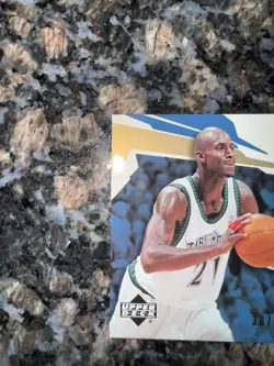 2003-04 Upper Deck Black Diamond - Triple Diamond Jersey Kevin Garnett #’d 30/50 - Image 2