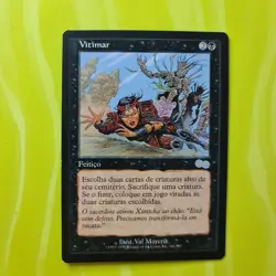VICTIMIZE | URZA'S SAGA | PORTUGUESE | NM | #C583 - Image 1