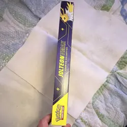 Pokemon Jolteon VMAX Premium Collection Kit, Promos, Boosters, Jolteon - Image 5