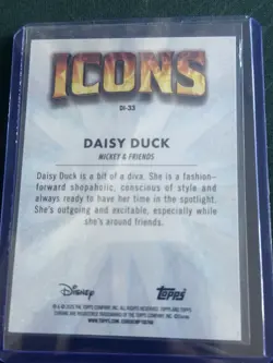 Topps Disney Chrome 2025 Daisy Duck Disney Icons Insert Card DI-33 Orange /25 - Image 2