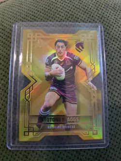 2026 SELECT NRL LEAGUE HEROES DIECUT GOLD - KOTONI STAGGS BRONCOS /250 CDG11 - Image 1