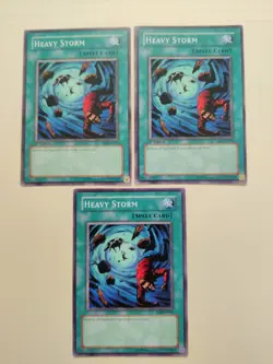 3x Heavy Storm SD2-EN019 Common 1st Ed/Unlimited LP/MP - Image 1