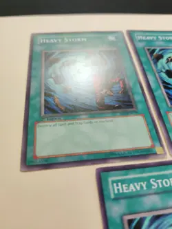 3x Heavy Storm SD2-EN019 Common 1st Ed/Unlimited LP/MP - Image 2